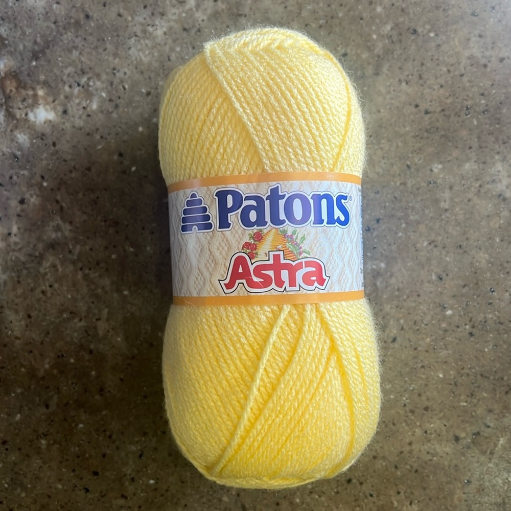 PATONS ASTRA YARN 1.75 oz 161 yds YELLOW